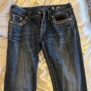 I’m selling these barley used miss me jeans there in great shape!